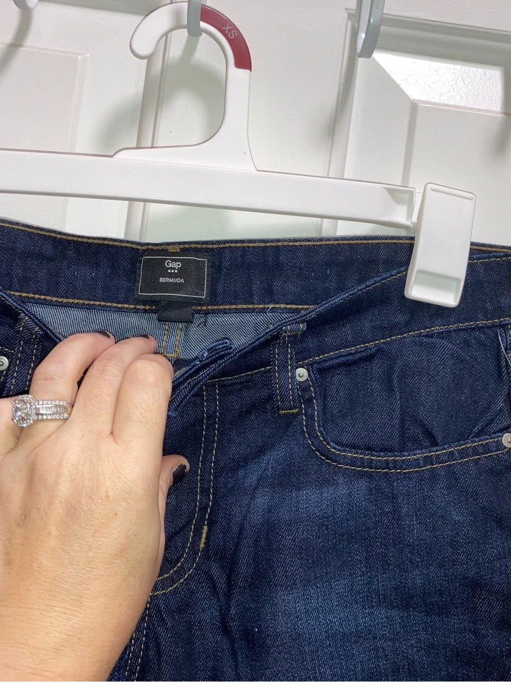 Gap Women’s Bermuda Blue Jean Shorts Size 4/27  New with Tags